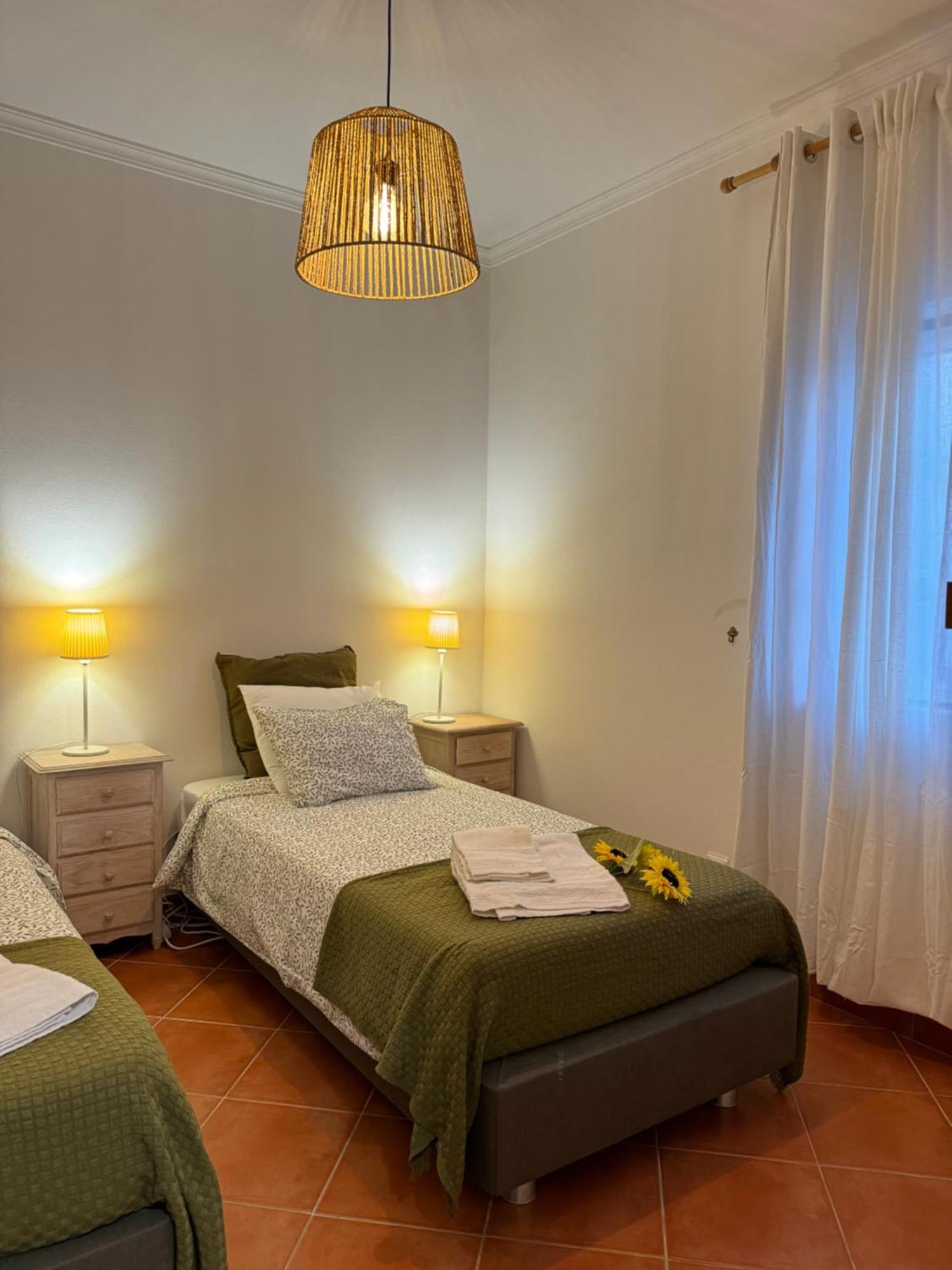 Quarto Duplo Com Terraco E Casa De Banho Privativa - Em Casa De Praia Em Almograve - Trilho Dos Pescadores 外观 照片